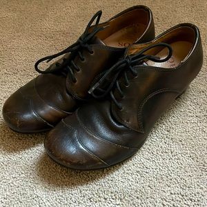 Taos Jive Oxford Lace-Up Leather Shoes